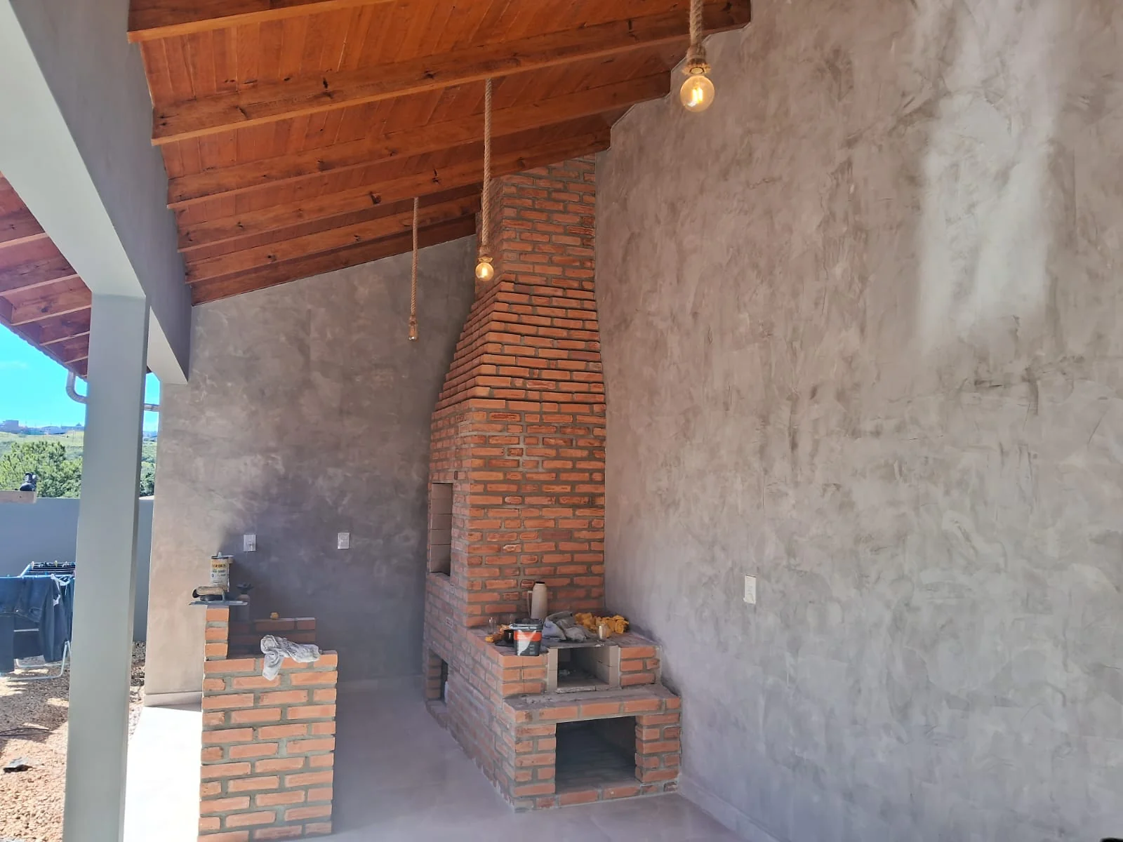 Área gourmet com acabamento decorativo realizado pela Pedro Pinturas Especiais